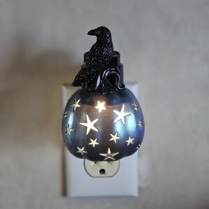 Bath & Body Works Pumpkin RAVEN Halloween Wallflower Night Light Up Plug-In